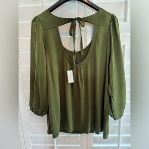 NWT Banana Republic Scoop front - Tie Back blouse Size M Color - Green